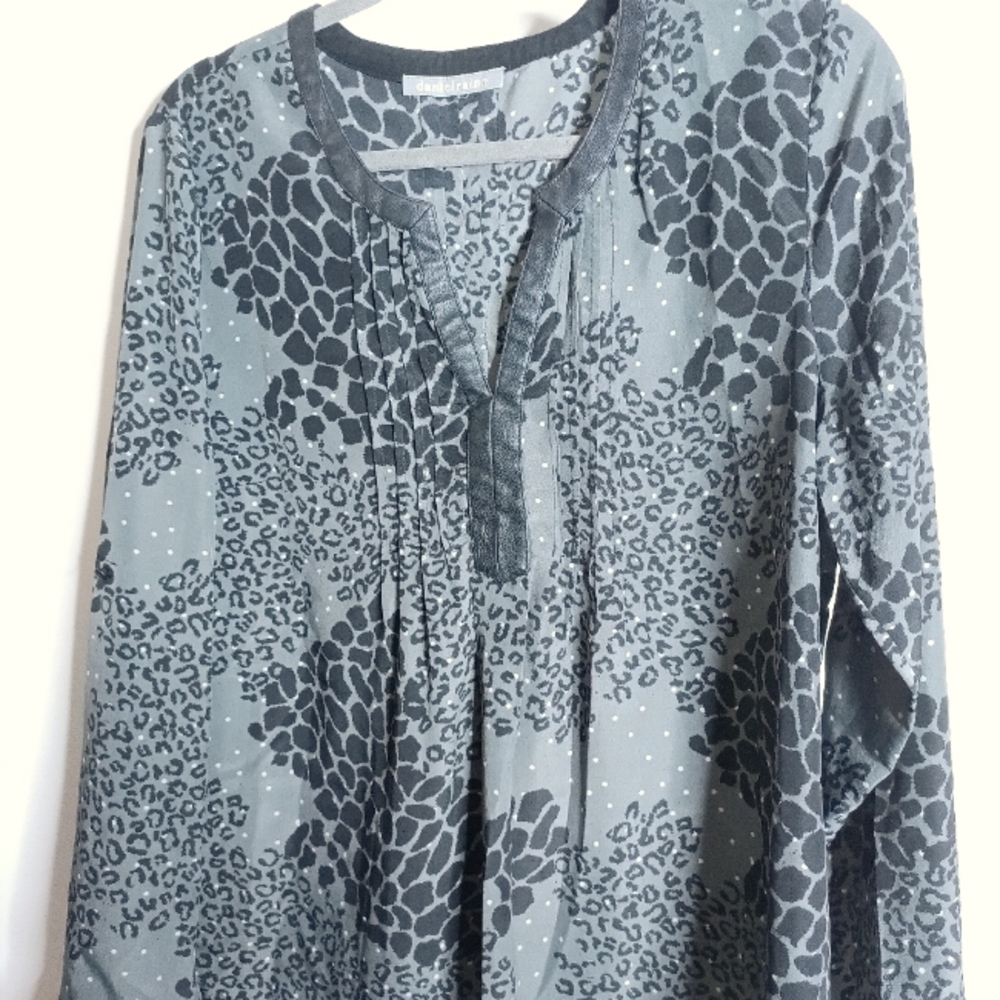 Women's blouse
